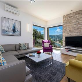 4 bedroom villa with pool and sea views near Dubrovnik sleeps 8